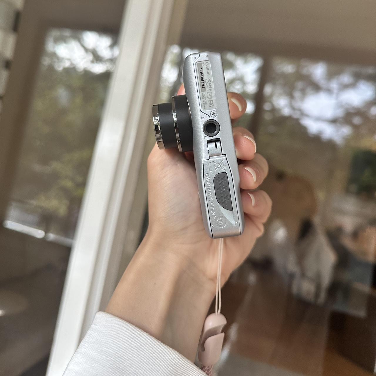Canon powershot SD1300 IS Digital Camera in silver 12.1MP and 4x optical zoom