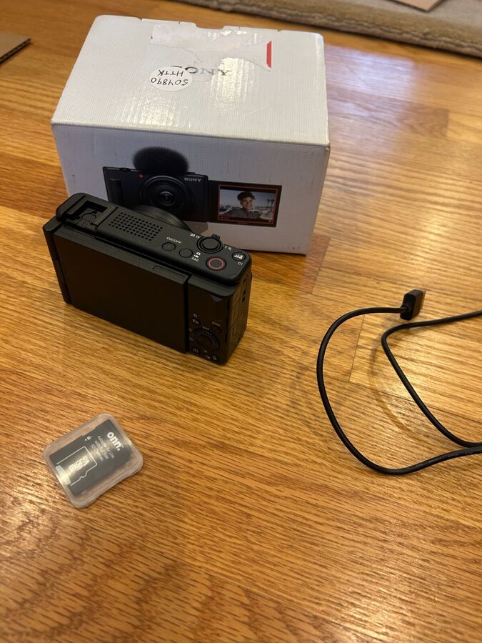 Sony Zv-1F Digital Vlog Camera Wide Angle Swivel-Screen W Memory Card