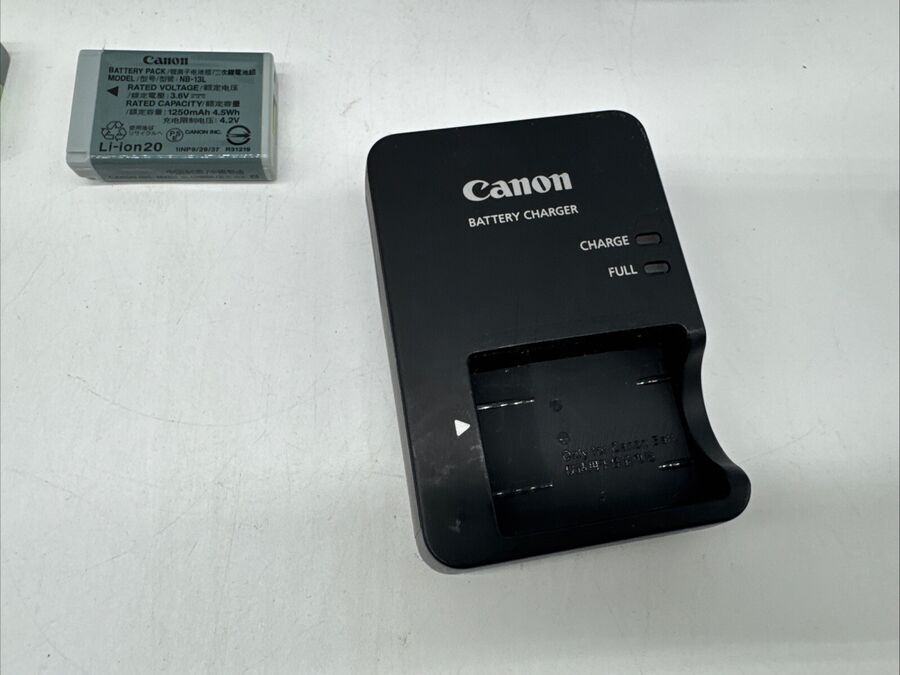 Canon Powershot Sx720 Hs Digital 20.3Mp Camera Bundle- Red - Read Description