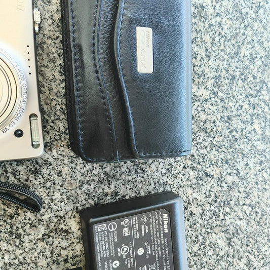 Nikon Coolpix S6000 Digital Camera Iw