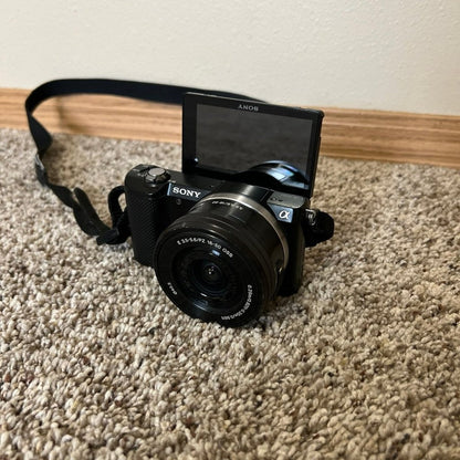 Sony A5000 With 16 50Mm Lens Lu