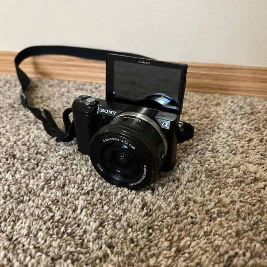 Sony A5000 With 16 50Mm Lens Lu