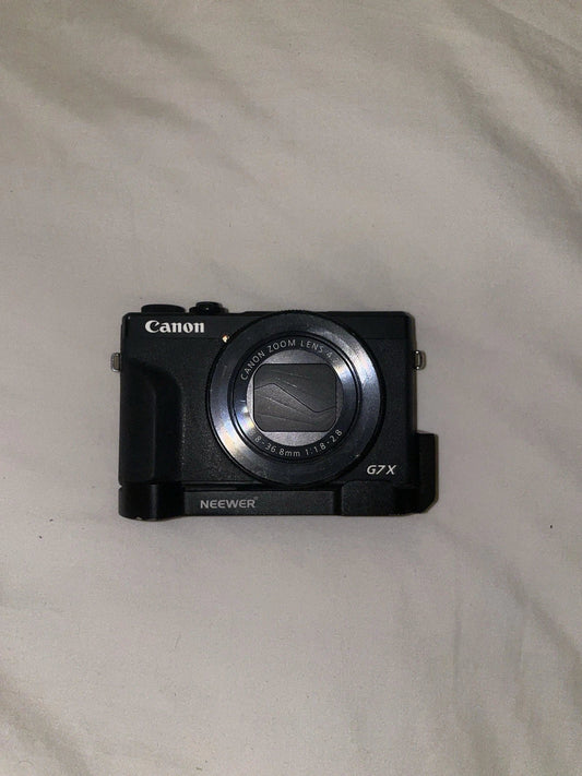 Canon G7X Mark III Vlogging Kit And Additional Accessories.
