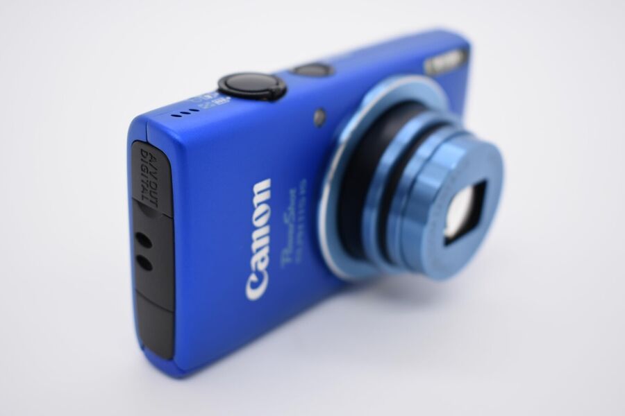 Canon Powershot Elph 115 Is Digital Camera Blue 16.0Mp 5X Optical Zoom