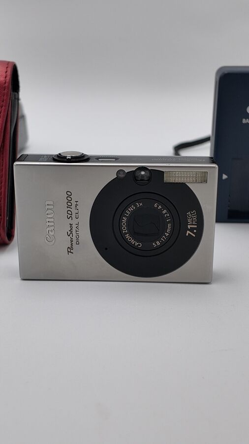 Canon Powershot Digital Elph Sd1000 / Ixus 70 Digital Camera Bundle!